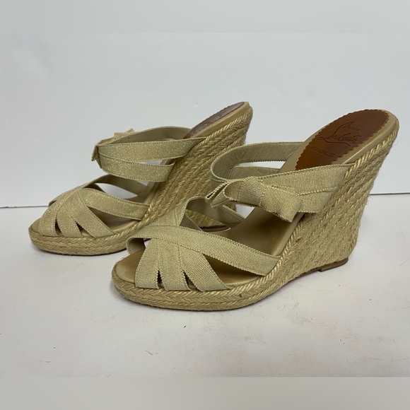 Christian Louboutin Delfin Beige Wedge espadrille Sandals 37
